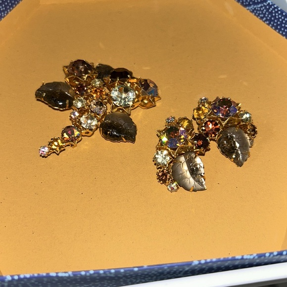 Vintage Austria Signed of Glass Rhinestone beautiful Gold Metal Brooch,Earrings - Picture 5 of 15